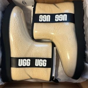 Ugg clear boot mini